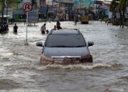 Langkah-langkah atasi kerusakan mobil terendam banjir