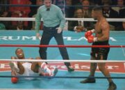 Malam Kemenangan KO Mike Tyson yang Menghancurkan Reputasi Larry Holmes