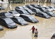 Jangan lakukan hal ini jika mobil terkena banjir