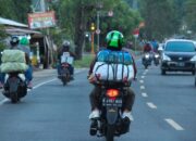 Muatan berlebih dapat mengganggu posisi berkendara bagi pemotor