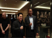 Senyum Optimistis Patrick Kluivert saat Pimpin Timnas Indonesia Terbang ke Australia
